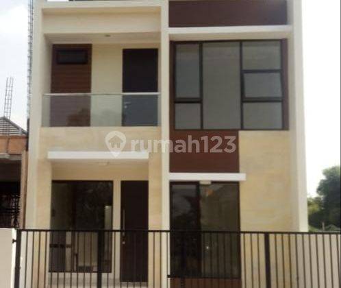 Dijual Rumah 2lantai SHM Baru ukuran 6x20 metland puri 1