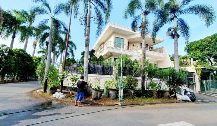 Rumah bagus hoek SHM siap huni 336m2 Puri indah 1