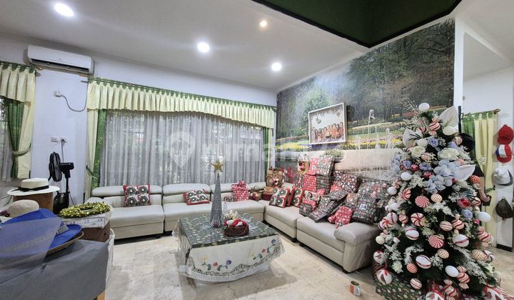 Puri Indah House, Corner Next to Public Park, 268m2