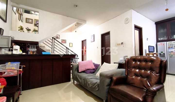 Rumah Rapih 3Lantai Permata Buana Rumah Rapih 3Lantai Permata Buana