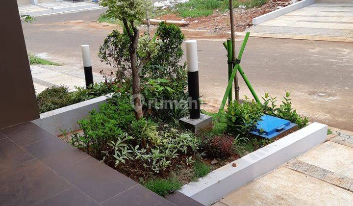 Rumah Bagus Minimalis Dekat Taman Siap Huni Rapi 2