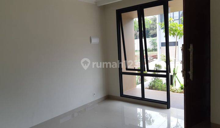 Rumah Bagus Minimalis Dekat Taman Siap Huni Rapi 3