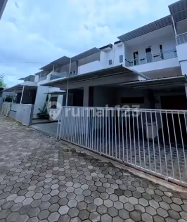 Rumah Dijual Lokasi Dekat Rujab Gubernur - Siap Huni