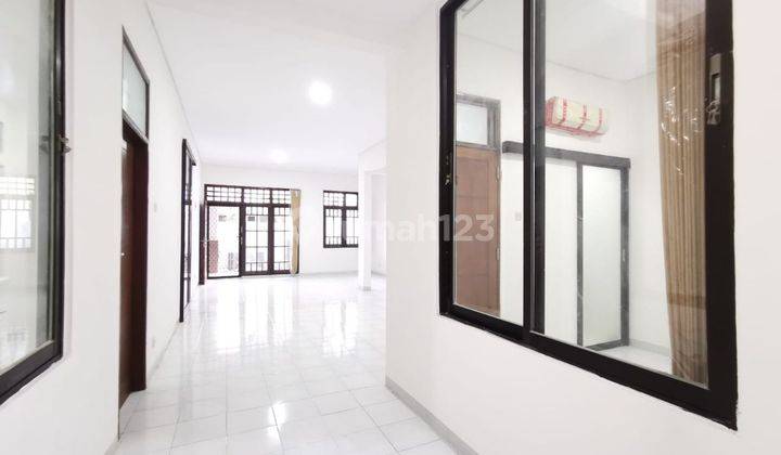 Disewakan Rumah Bagus 2 Lantai di Babatan Pratama Sby Barat 5