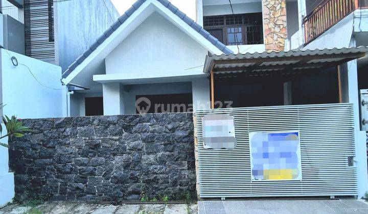 Disewakan Rumah Bagus 2 Lantai di Babatan Pratama Sby Barat 11