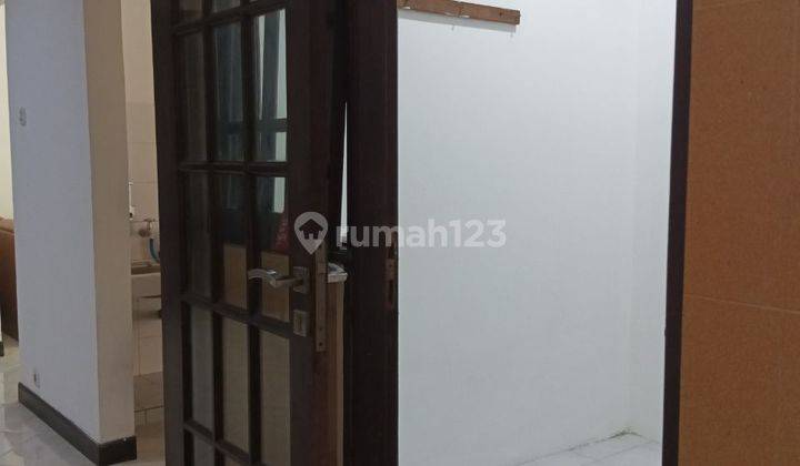 Disewakan Rumah Bagus Baru Renov Kinclong di Wiyung Surabaya Barat
 14