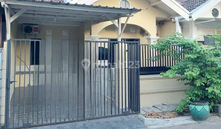 Dijual Cepat Rumah
Taman Pondok Indah (TPI)
Wiyung Surabaya Barat 1