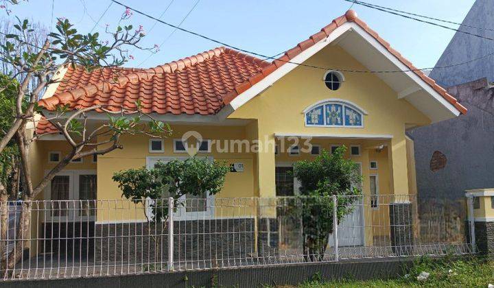 Disewakan Rumah Furnished Baru Renov Babatan Pratama Wiyung Taman Luas 1