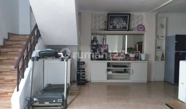 Dijual Rumah 3 Lantai Wiyung Surabaya Barat 2