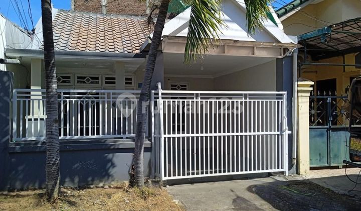 For Rent Newly Renovated Ready-to-Occupy House in Babatan Pratama Wiyung For Rent Newly Renovated Ready-to-Occupy House in Babatan Pratama Wiyung