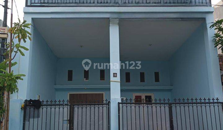 Disewakan Rumah 2lt Bagus Daerah Perak Surabaya