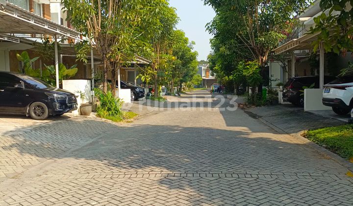 Semi-Furnished House Ready to Occupy in Royal Residence Wiyung 2