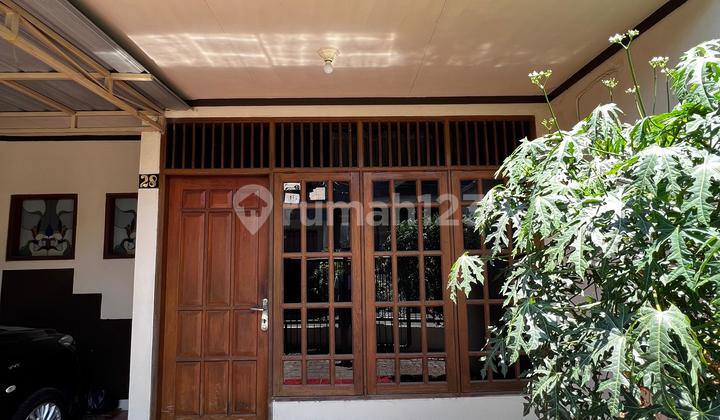 Sewa Rumah Strategis Bagus Selangkah ke Grand Harvest Wiyung 2