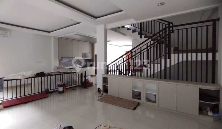 Rumah Baru 3 Lantai Puri Indah Rumah Baru 3 Lantai Puri Indah