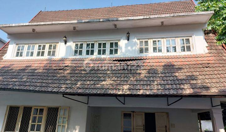 Disewakan Rumah Kolonial 2 Lantai di Gandaria Jakarta Selatan 2