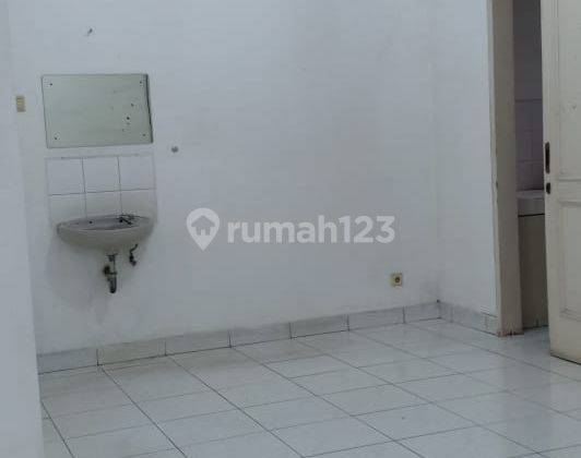 Disewakan Rumah 2 Lantai Rapih Bersih Taman Permata Buana 2