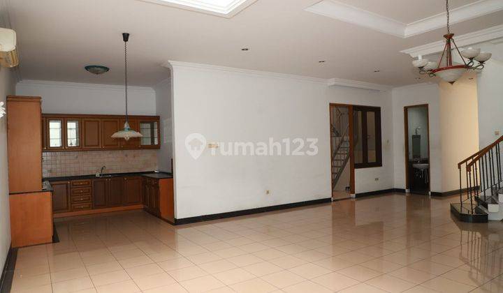 Lepas Cepat Rumah Split Level 2 Lantai Puri Indah, Jakarta Barat  2