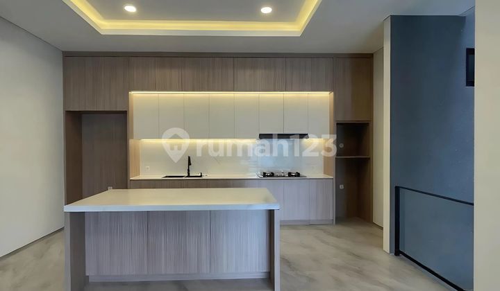 Lepas Cepat Brand New Rumah 3 Lantai Permata Buana