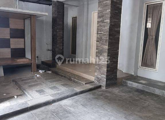 Disewakan Rumah 2 Lantai Semi Furnished Taman Permata Buana 1