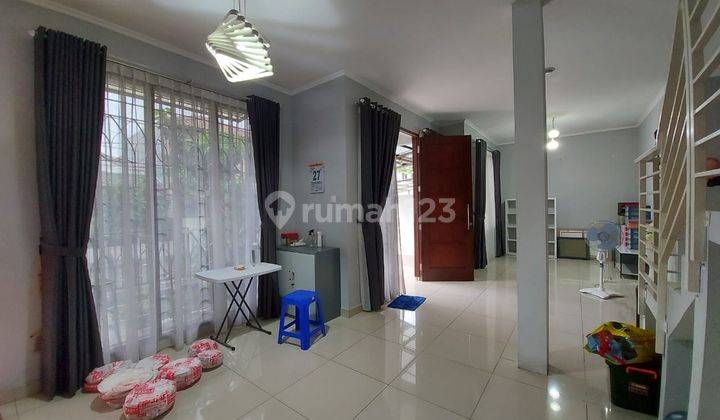 Dijual Rumah 2 Lantai Asri Siap Huni SHM di Bintaro Sektor 9 2