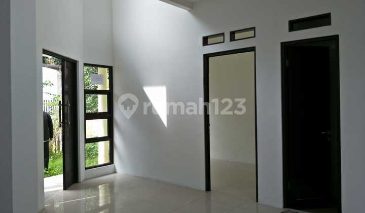 Disewakan Rumah Siap Huni 2 Lantai di Komplek Sektor 9 Bintaro 7