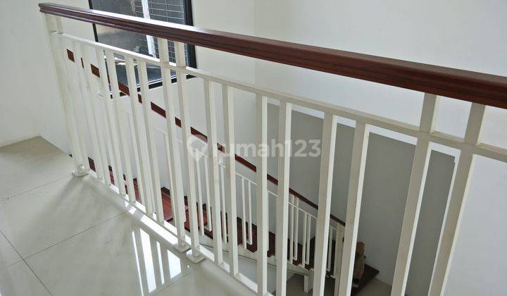 Disewakan Rumah Siap Huni 2 Lantai di Komplek Sektor 9 Bintaro 10