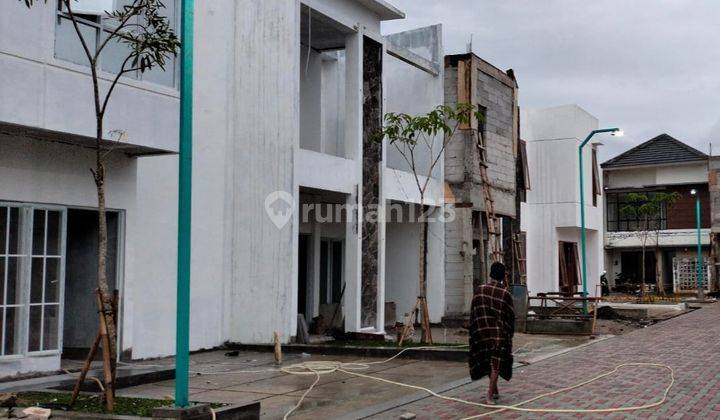 Rumah baru dalam cluster di Ciputat dekat st. Jurangmangu 2