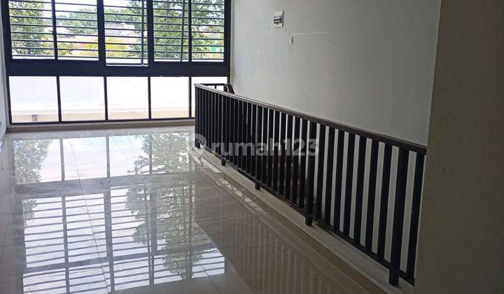 Disewakan Ruko Strategis di Fresh Market Emerald Sektor 9 2