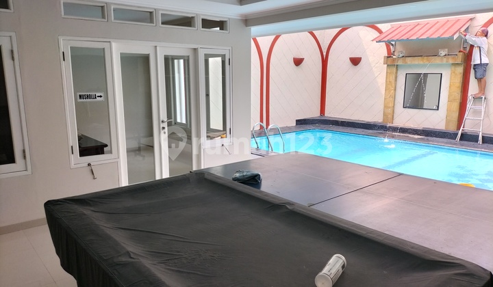 Disewakan Rumah 2 lantai + Pool, dalam komplek Bintaro sektor3A 18