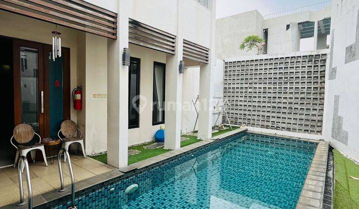 Dijual Murah Rumah Hook+ Pool Cluster Elit Sektor 7 Kebayoran 1