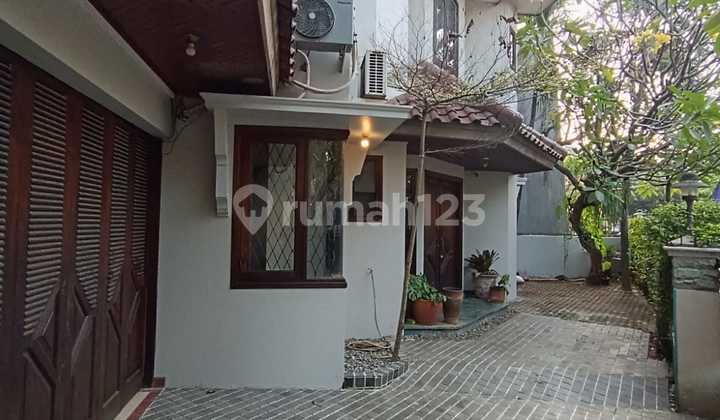 Rumah Bagus siap huni cocok untuk rumah tinggal atau kantor di jl. Rambutan , Pejaten 2