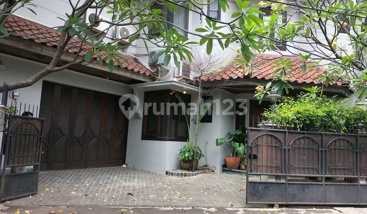 Rumah Bagus siap huni cocok untuk rumah tinggal atau kantor di jl. Rambutan , Pejaten
