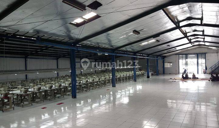 Gudang Cocok Untuk Penyimpanan Atau Pabrik di Cipadung 5