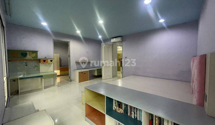 Rumah Asri Desain Unik di Pondok Indah WW Mm 25