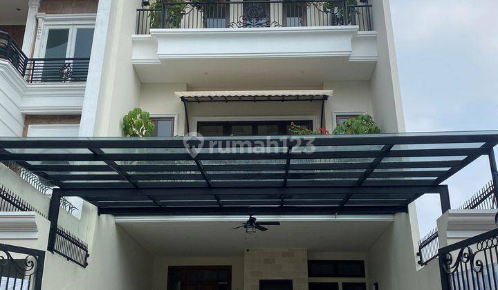 Rumah Baru 3 Lantai Minimalist di Kawasan Pondok Indah  2