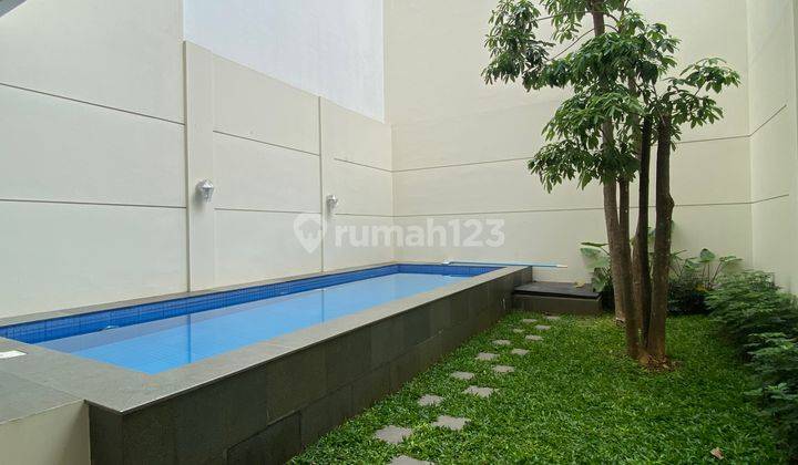 Rumah Baru 3 Lantai Minimalist di Kawasan Pondok Indah  6