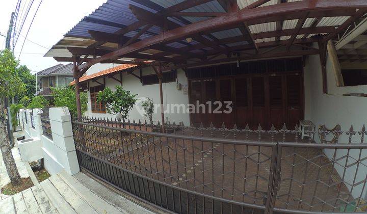 Dijual Rumah Klasik Hoek di Tanah Kusir Jakarta Selatan 2