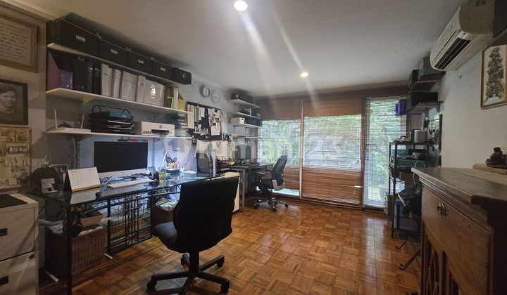 Harga Termurah ! Dijual Cepat Rumah Siap Huni Di Area Kemang 5