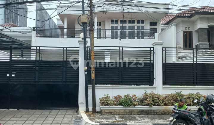 Price Drop - Classic House for Sale in Menteng (Mm/Kv) 2