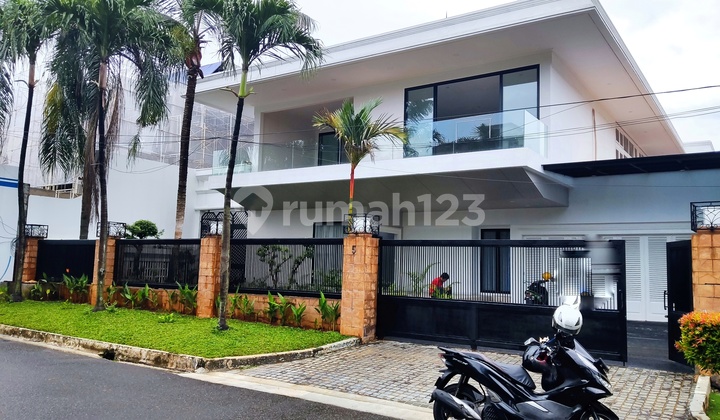 Dijual Rumah Besar Lokasi Sangat Strategis Pondok Indah Harga Negotiable Ff