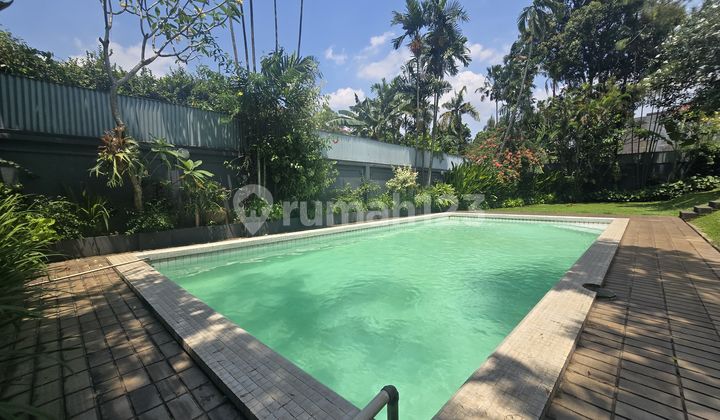 Harga Termurah ! Dijual Cepat Rumah Siap Huni Di Area Kemang 4