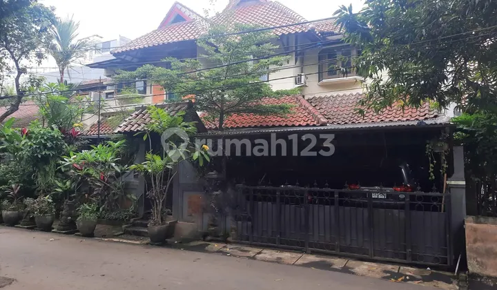 Hunian Nyaman Depan Taman Kebayoran Baru, Prime Area (Jp/Cm)