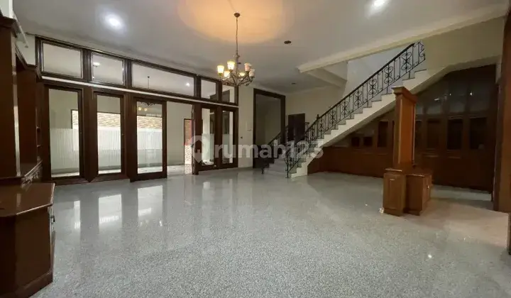 Rumah Mewah Lokasi Strategis Cocok Untuk Kantor Dan Hunian Ak Lp 1