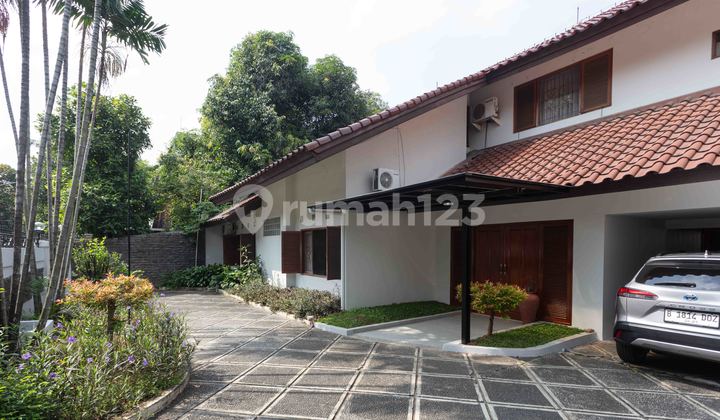 Price Drop! Ready to Move In, For Sale in Kebayoran Baru (Fully Furnished/Land Size). 2