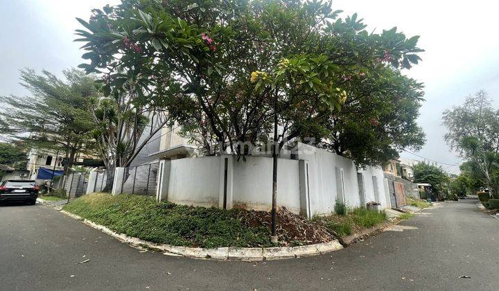 Rumah Asri Desain Unik di Pondok Indah WW Mm 19