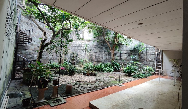 Rumah Jual Cepat di Harga NJOP, lokasi Strategis di Pondok Indah Harga Negotiable (WW)