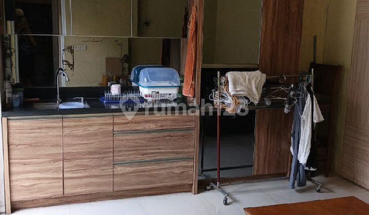 Two-Story Shop House on Otista at a Bargain Price 2