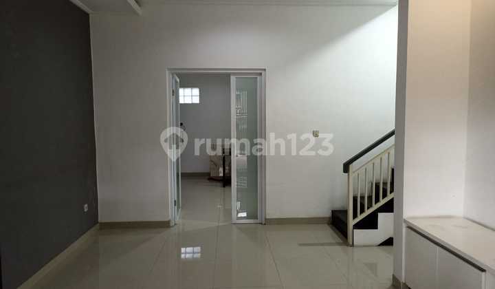 Rumah Minimalis 2.5lt, Taman Kopo Indah, Hook, Semi Furnish Rumah Minimalis 2.5lt, Taman Kopo Indah, Hook, Semi Furnish