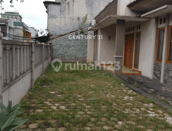 Rumah Siap Huni Nyaman dan Strategis di Jalan Budi Kota Bandung 2