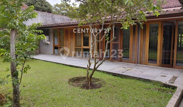 Rumah Siap Huni Nyaman Strategis di Ciumbuleuit Kota Bandung 2